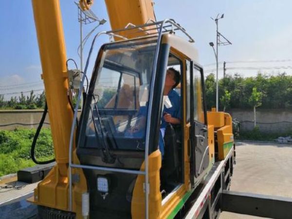 太仓市吊车出租公司电话_-吊车出现缓冲失灵怎么办
